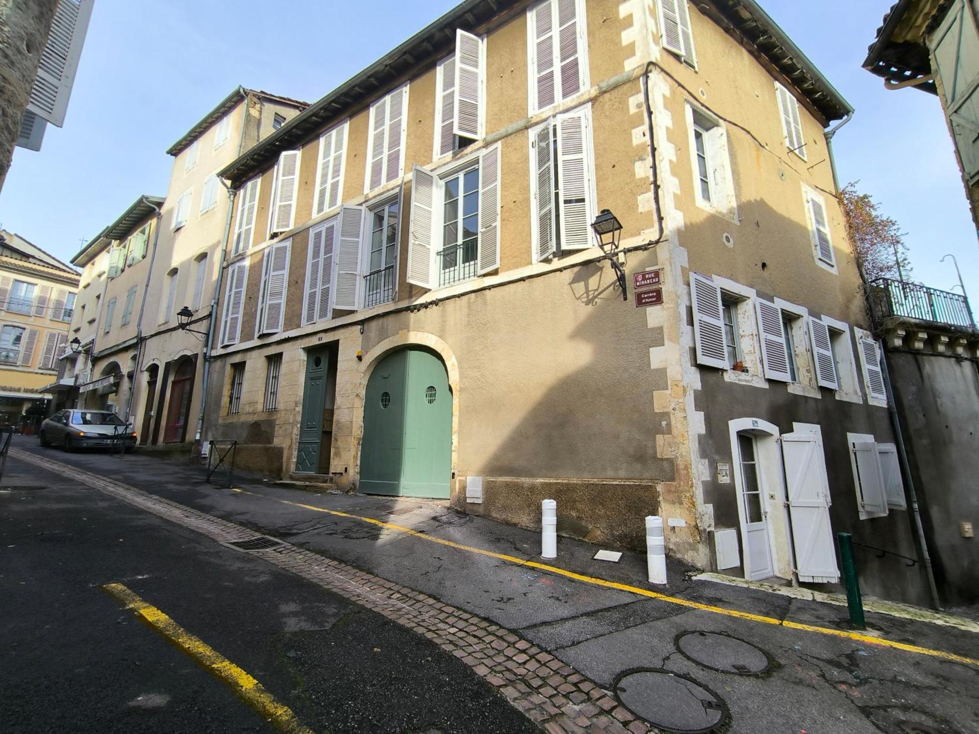 Apartamento Emma - Centre Historique - Parking Privee Auch Exterior foto